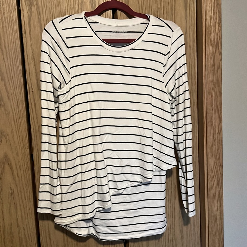 A Pea in the Pod Nursing Top